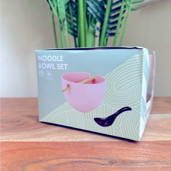 🆕 Noodle Bowl Set ( 3 ) pc 🥣 - Picture 2 of 5
